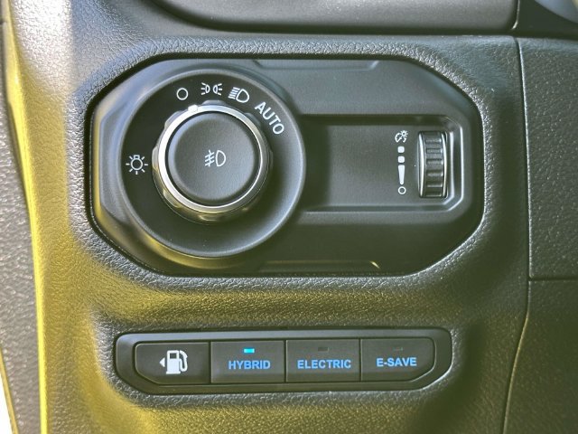 Used 2023 Jeep Wrangler Unlimited w/ Cold Weather Group AWD/4WD image 24