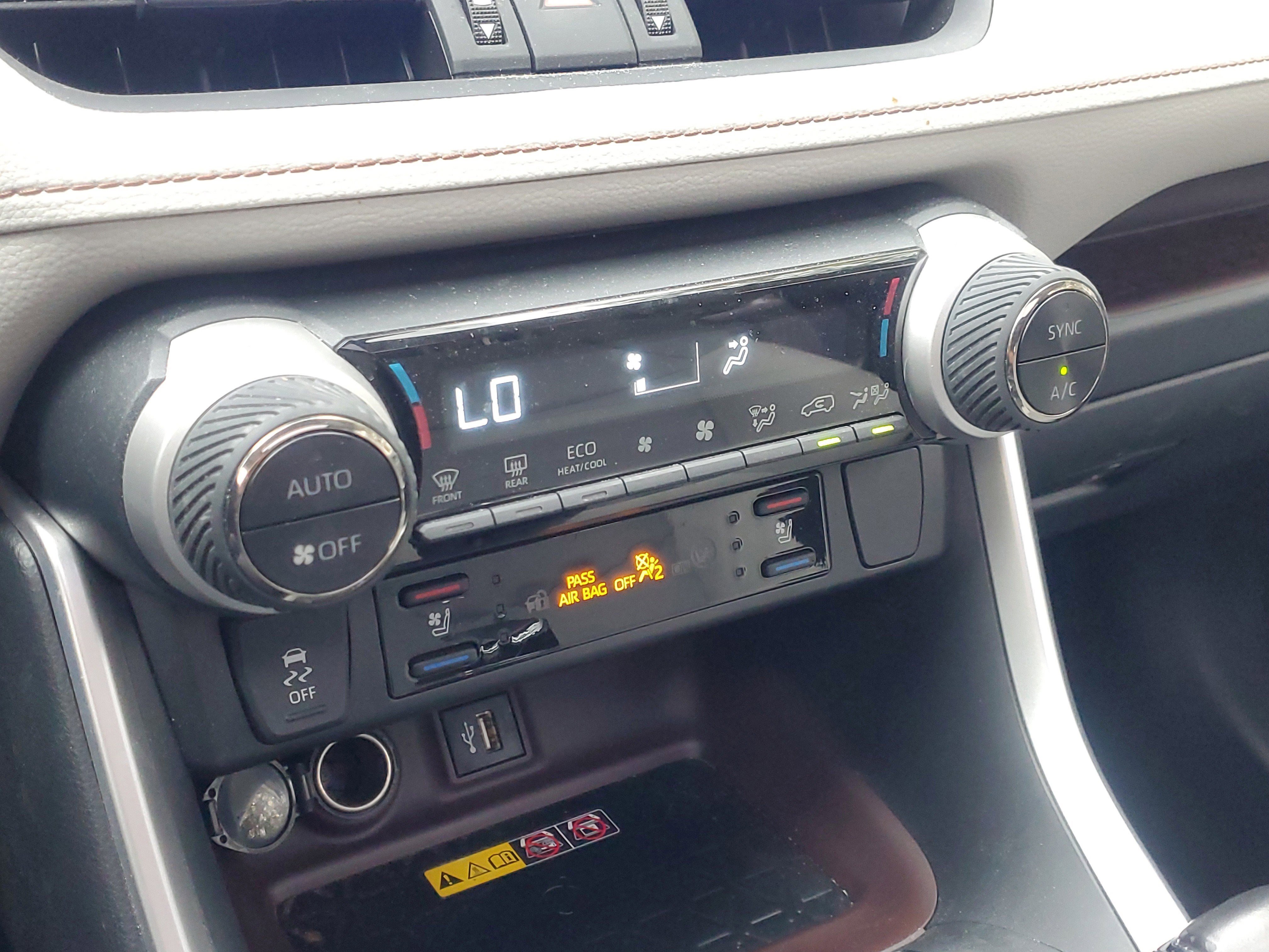 Used 2023 Toyota RAV4 Limited image 26