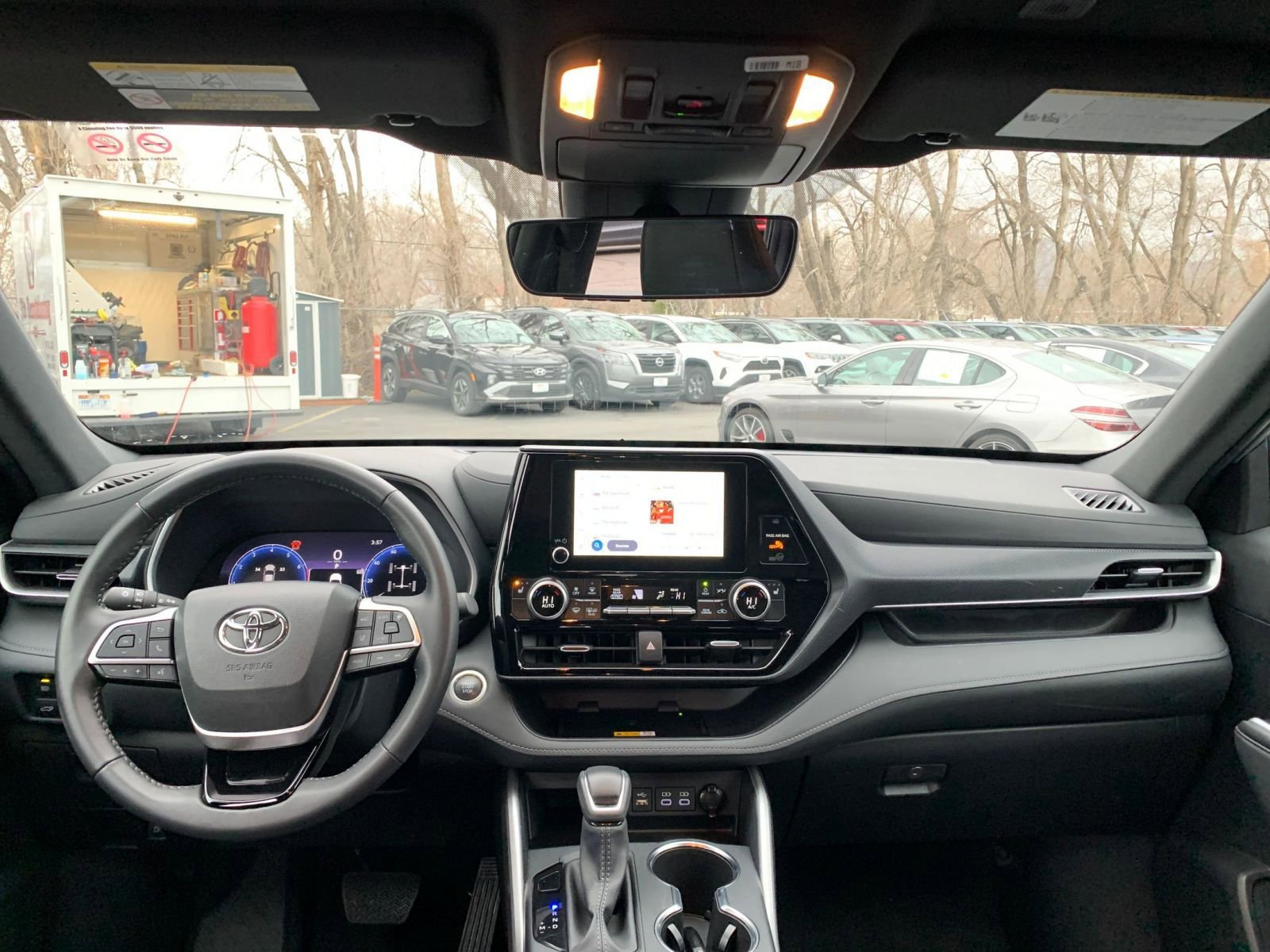 Used 2025 Toyota Highlander XSE image 36