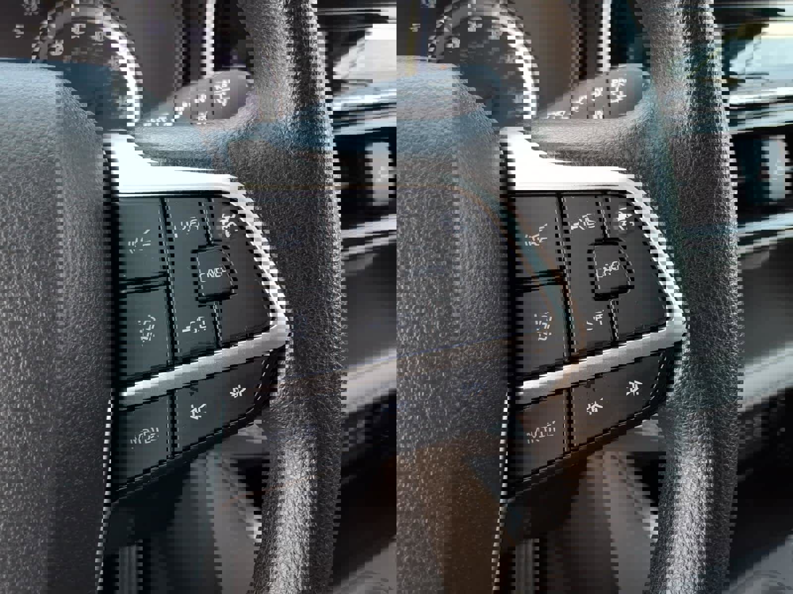 Used 2023 Toyota Highlander L image 40