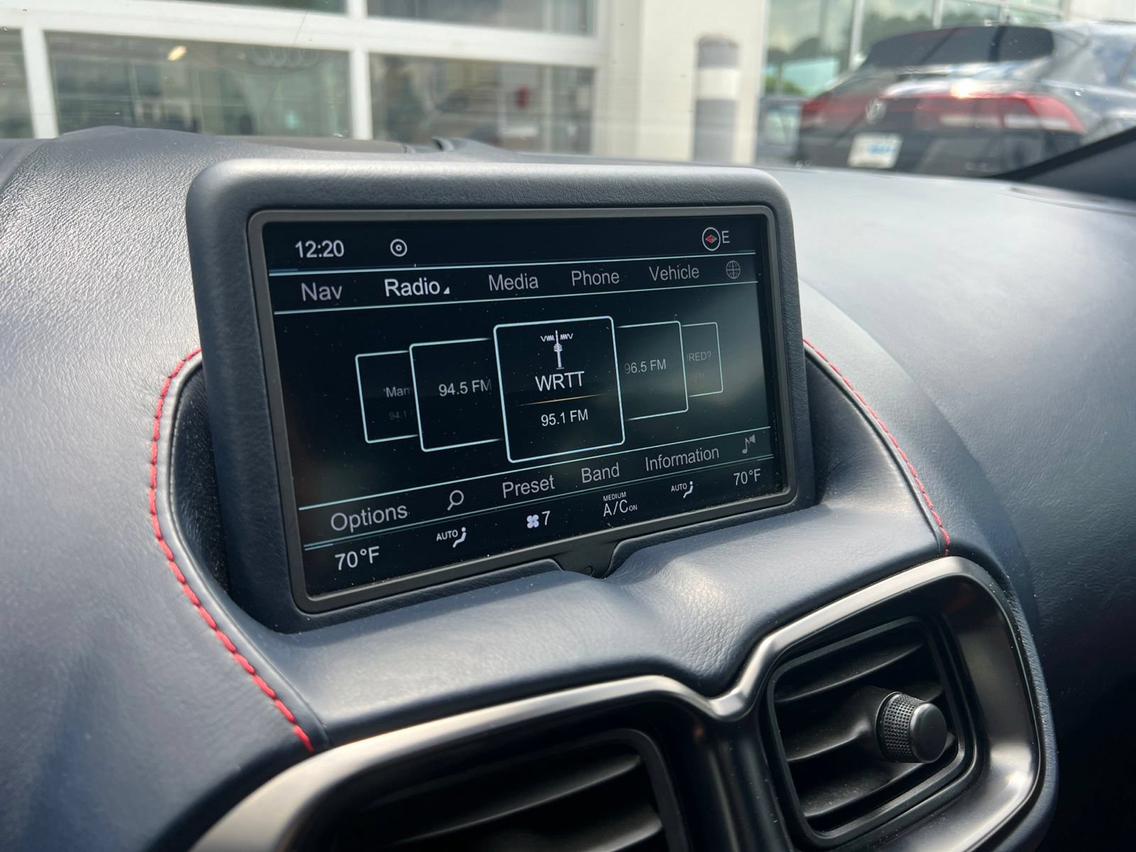 Used 2020 Aston Martin V8 Vantage Coupe RWD image 15