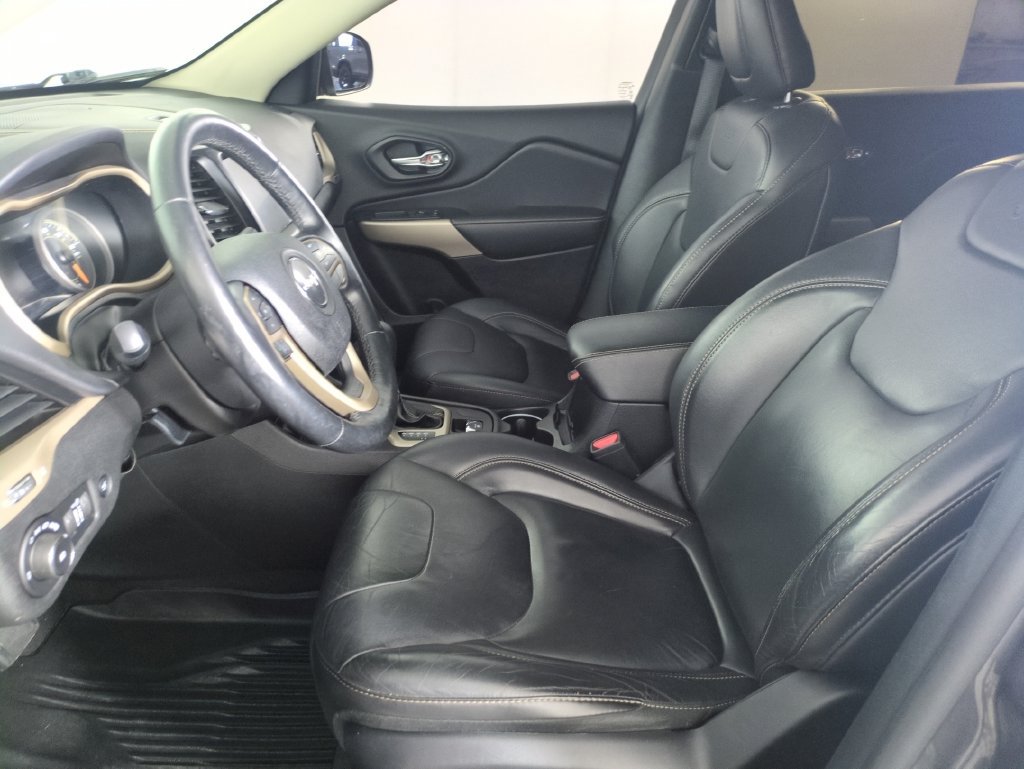Used 2018 Jeep Cherokee Limited AWD/4WD image 12