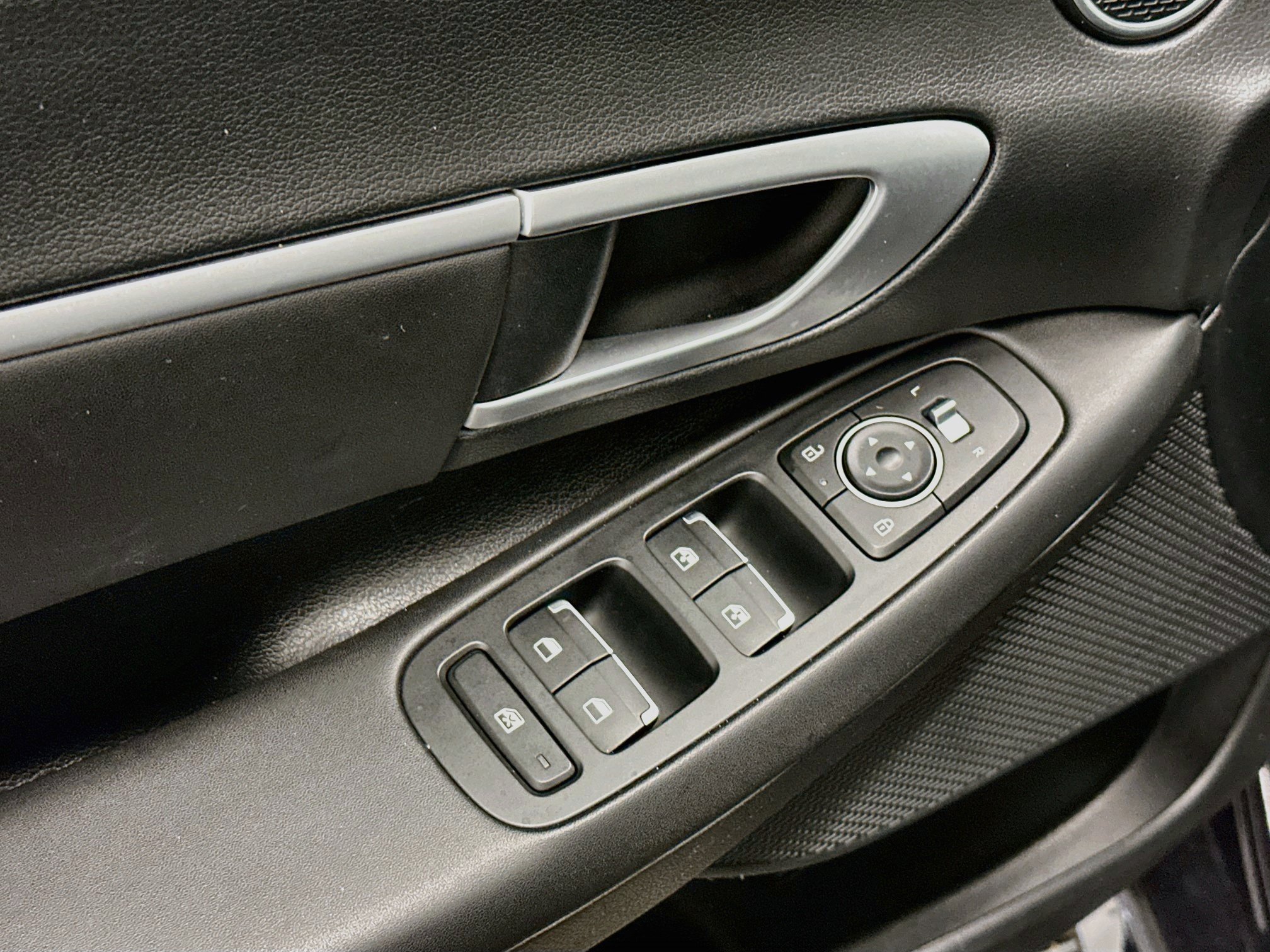 Used 2025 Hyundai Sonata SEL AWD/4WD image 15