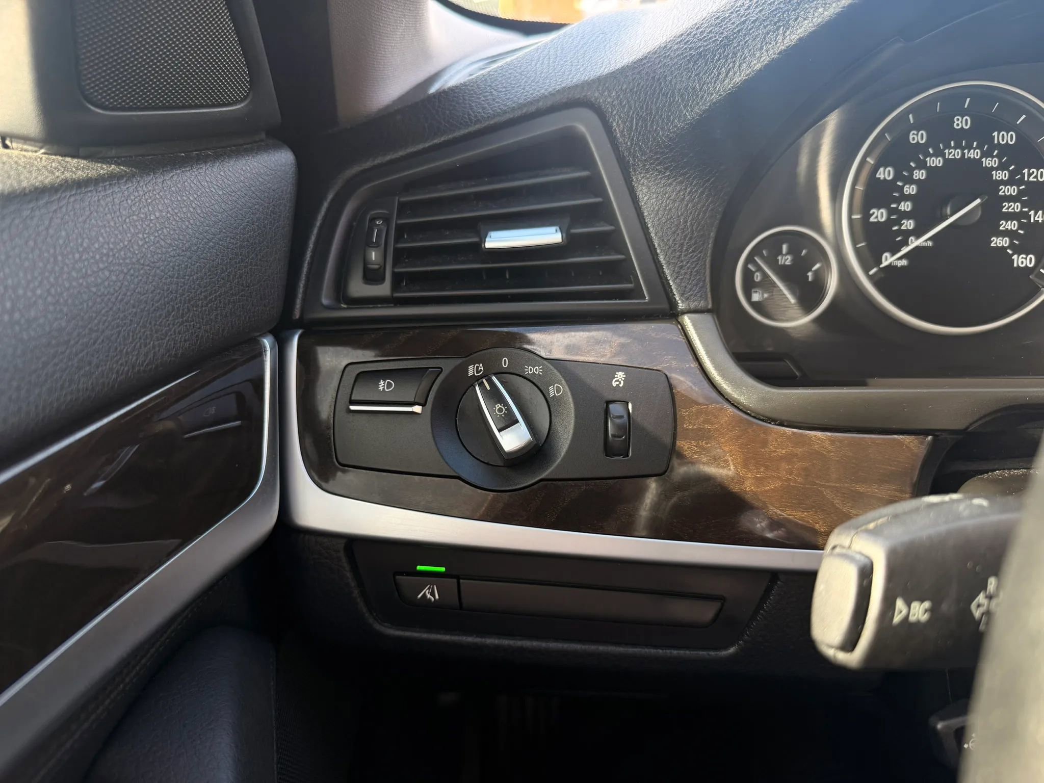Used 2013 BMW 528i xDrive Sedan AWD/4WD image 12