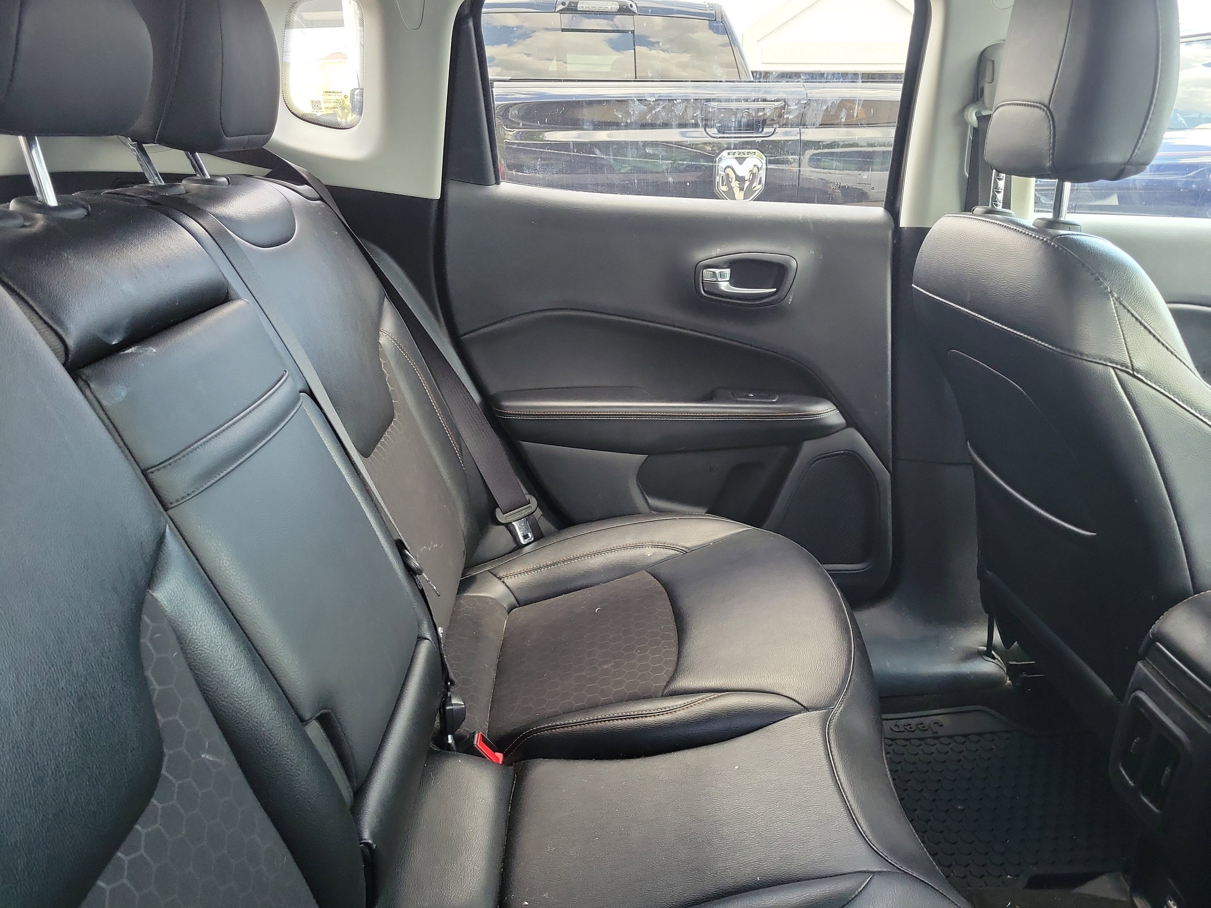 Used 2020 Jeep Compass Latitude w/ Cold Weather Group AWD/4WD image 10