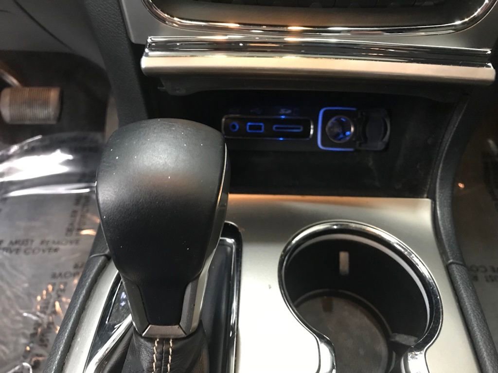 Used 2017 Jeep Grand Cherokee Overland w/ Jeep Active Safety Group image 22