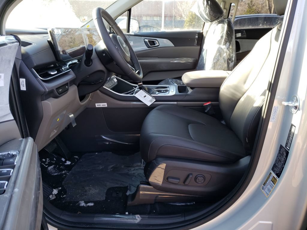 New 2026 Kia Carnival EX FWD image 15