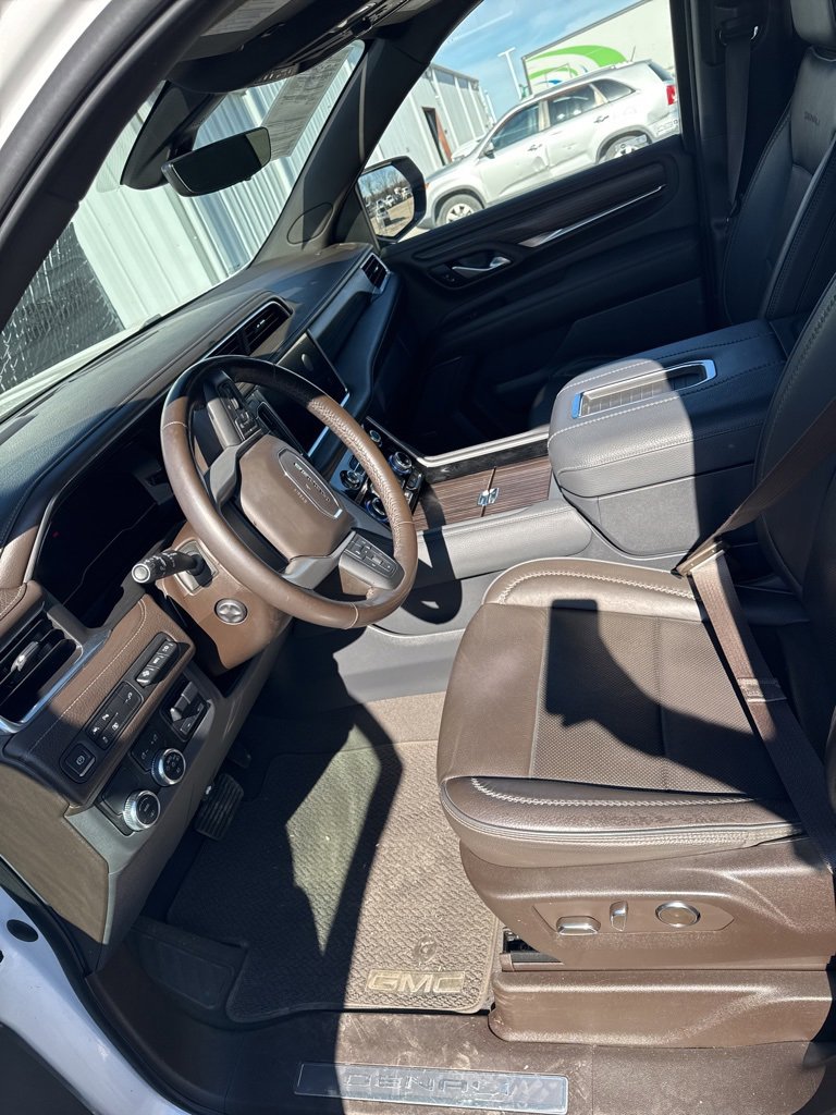 Used 2022 GMC Yukon Denali w/ Denali Ultimate Package image 10