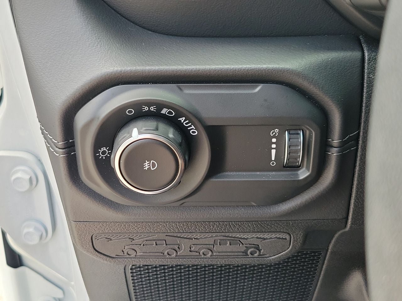 Used 2025 Jeep Wrangler Unlimited Sahara AWD/4WD image 28
