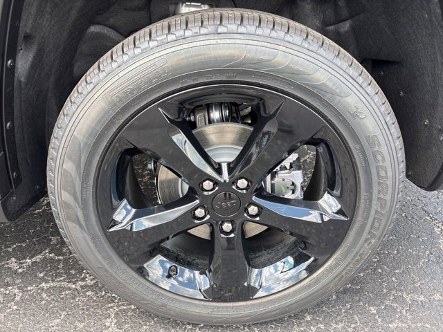 New 2025 Jeep Grand Cherokee Limited w/ Black Appearance Package image 29