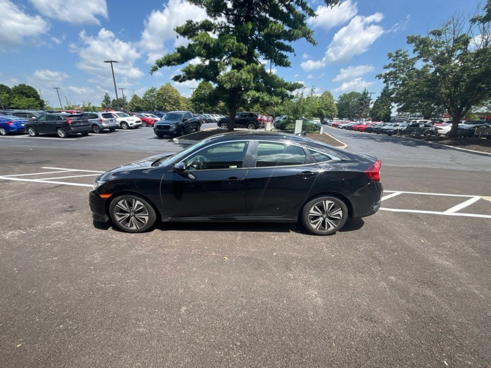 Certified 2018 Honda Civic EX-T image 4