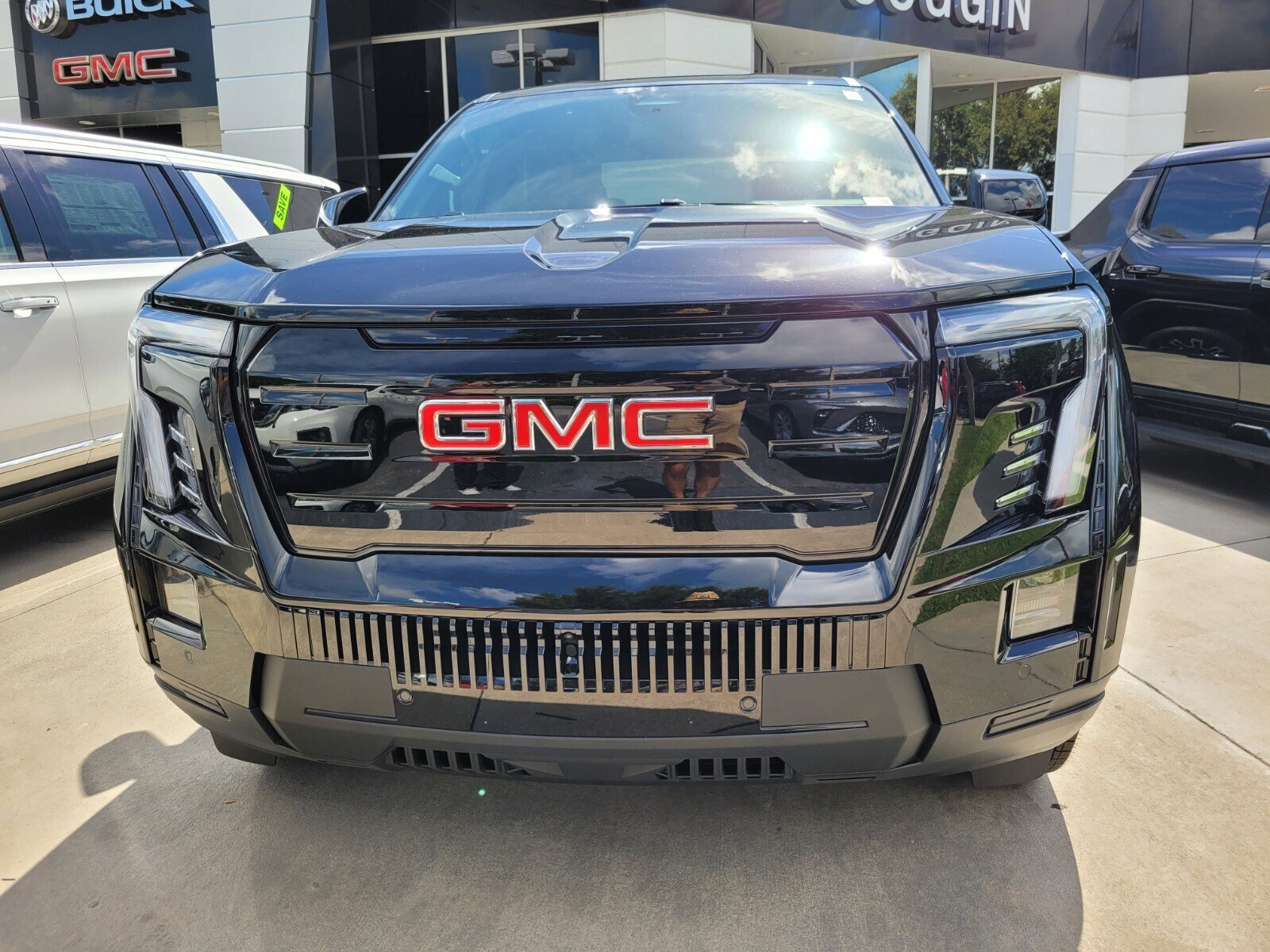 New 2026 GMC Sierra EV Elevation image 3