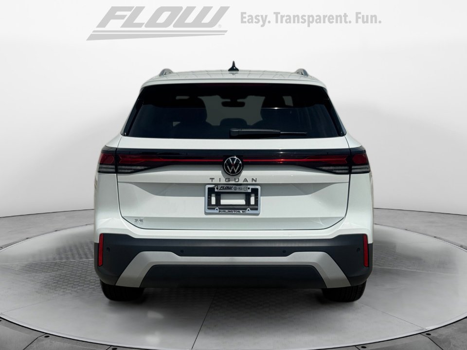 New 2026 Volkswagen Tiguan SE FWD image 6