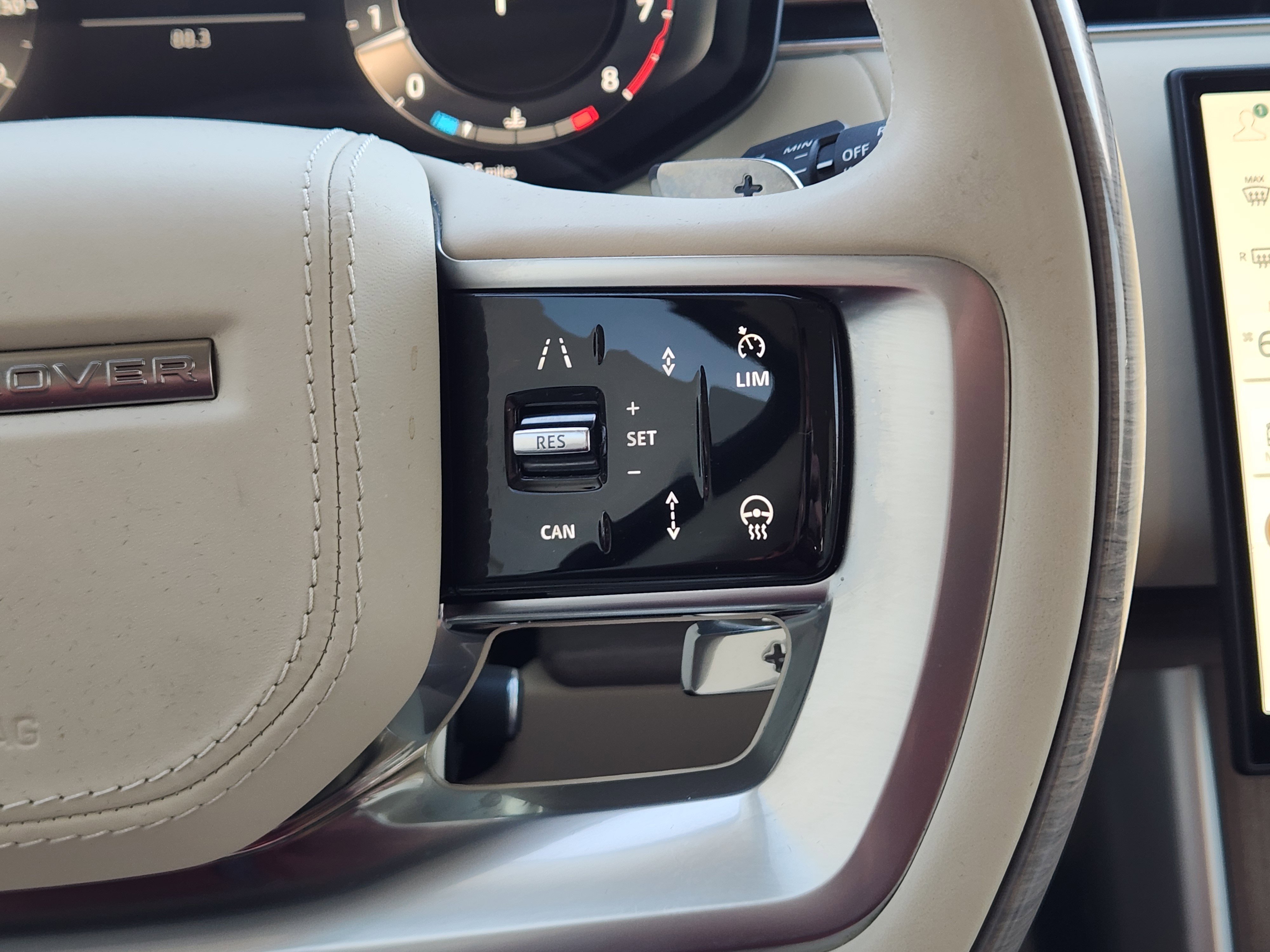 Certified 2024 Land Rover Range Rover Long Wheelbase Autobiography image 31