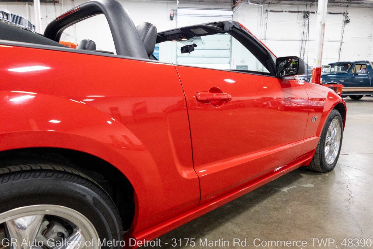 Used 2005 Ford Mustang GT Premium RWD image 24