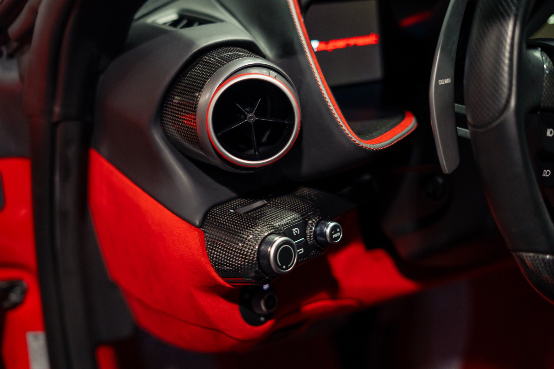 Used 2019 Ferrari 812 Superfast RWD image 19
