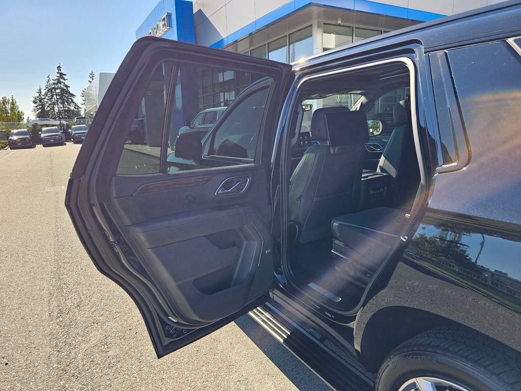 Used 2021 Chevrolet Tahoe High Country AWD/4WD image 16