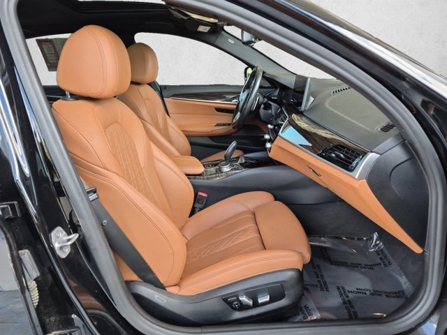 Used 2021 BMW 530i w/ Premium Package RWD image 21