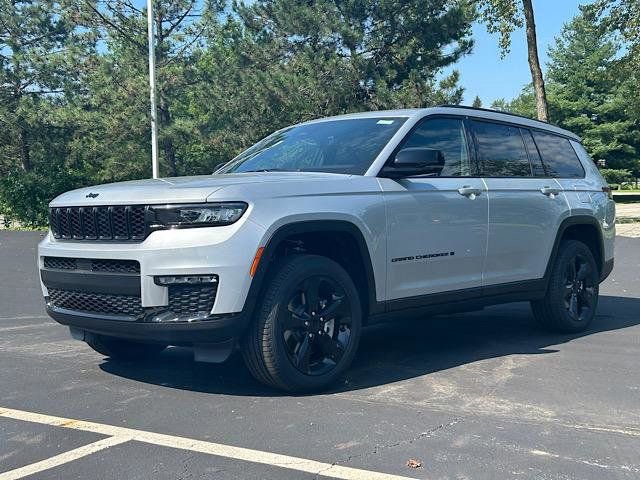 New 2025 Jeep Grand Cherokee L Limited w/ Black Appearance Package image 8