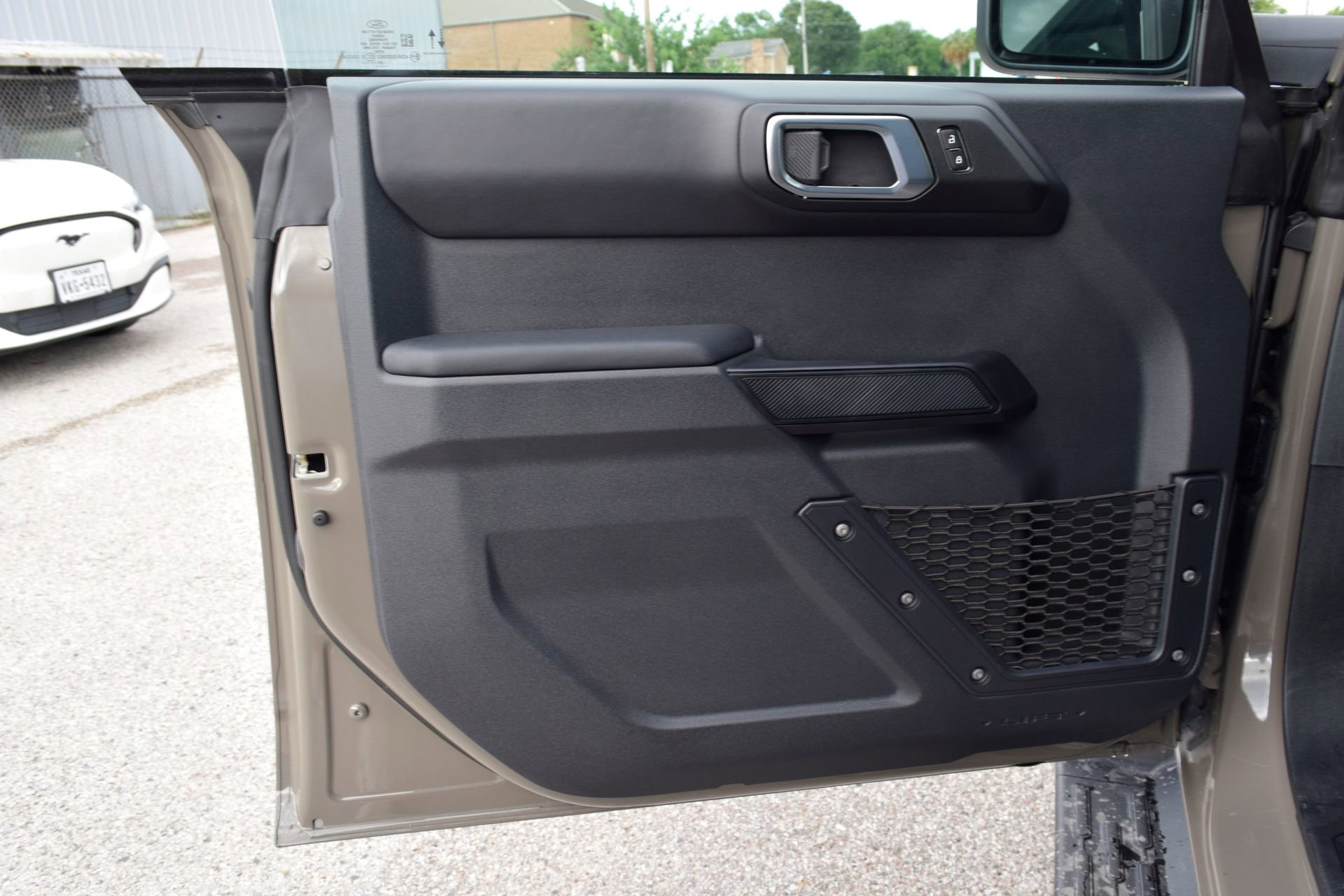 Used 2025 Ford Bronco Outer Banks AWD/4WD image 17