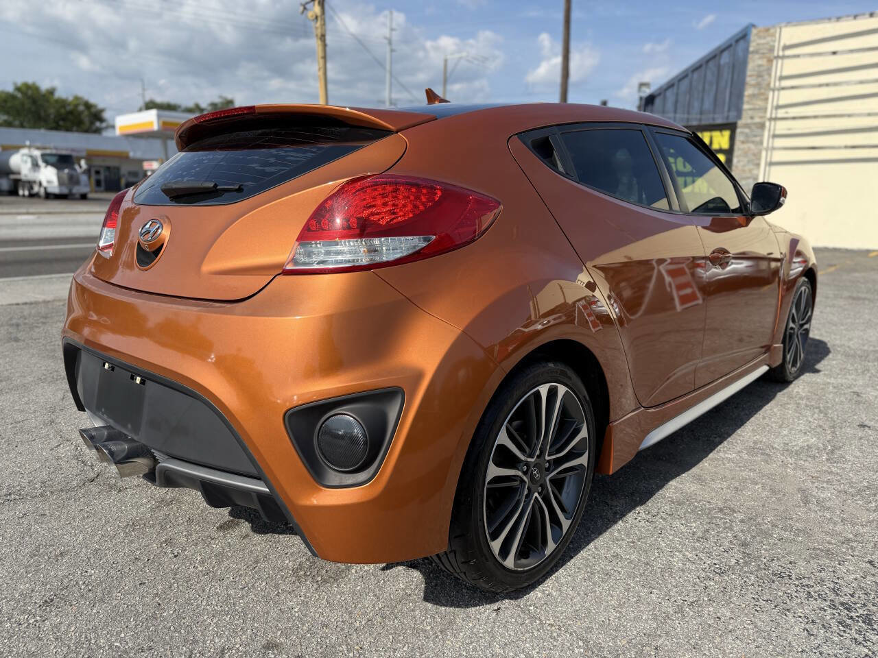 Used 2016 Hyundai Veloster Turbo FWD image 7