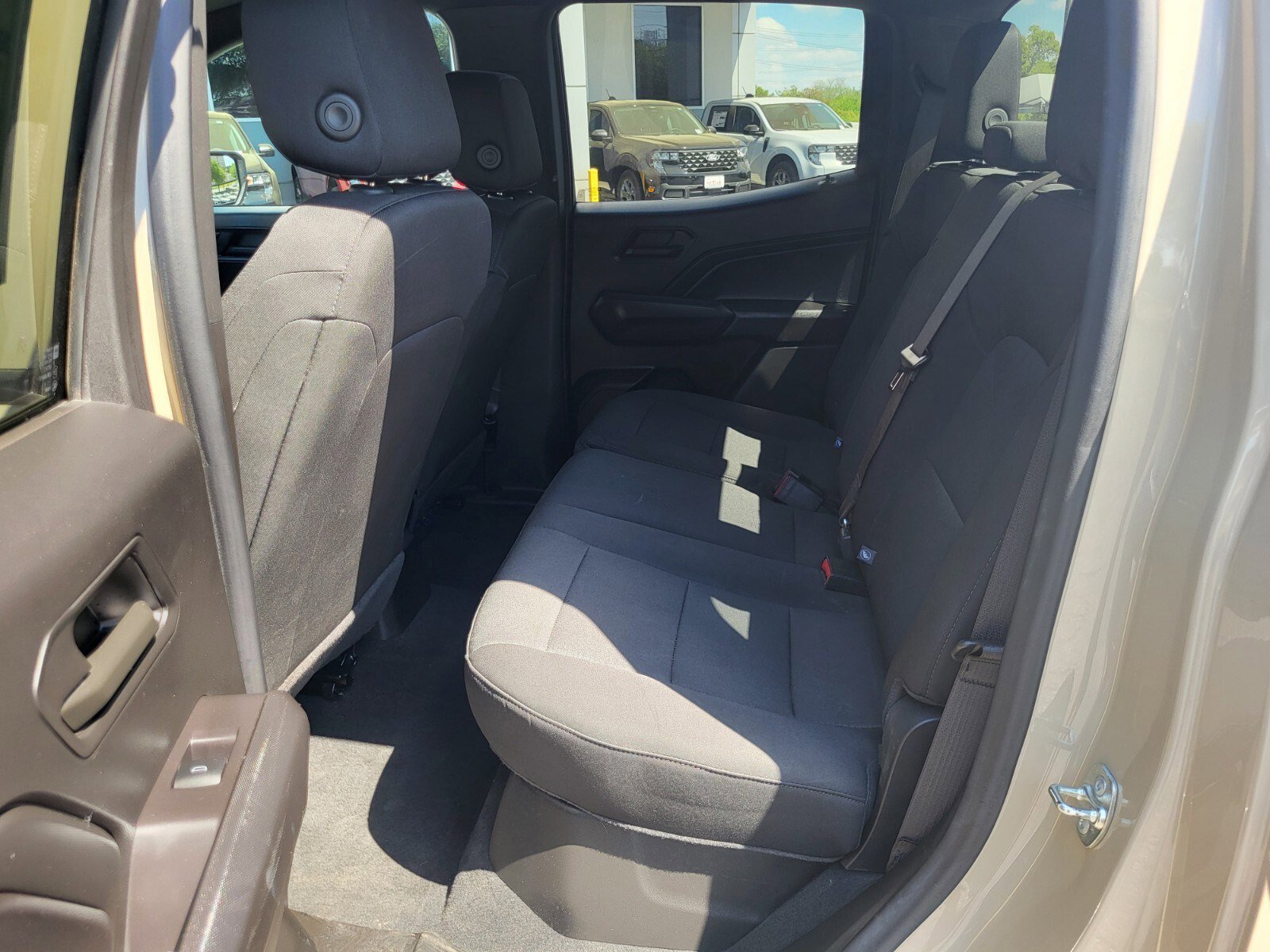 Used 2024 Chevrolet Colorado W/T image 17