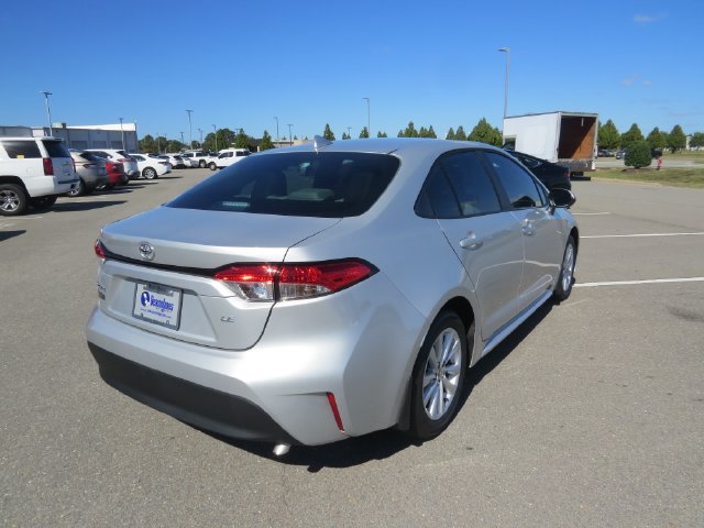 Used 2026 Toyota Corolla LE w/ LE Premium Package FWD image 3