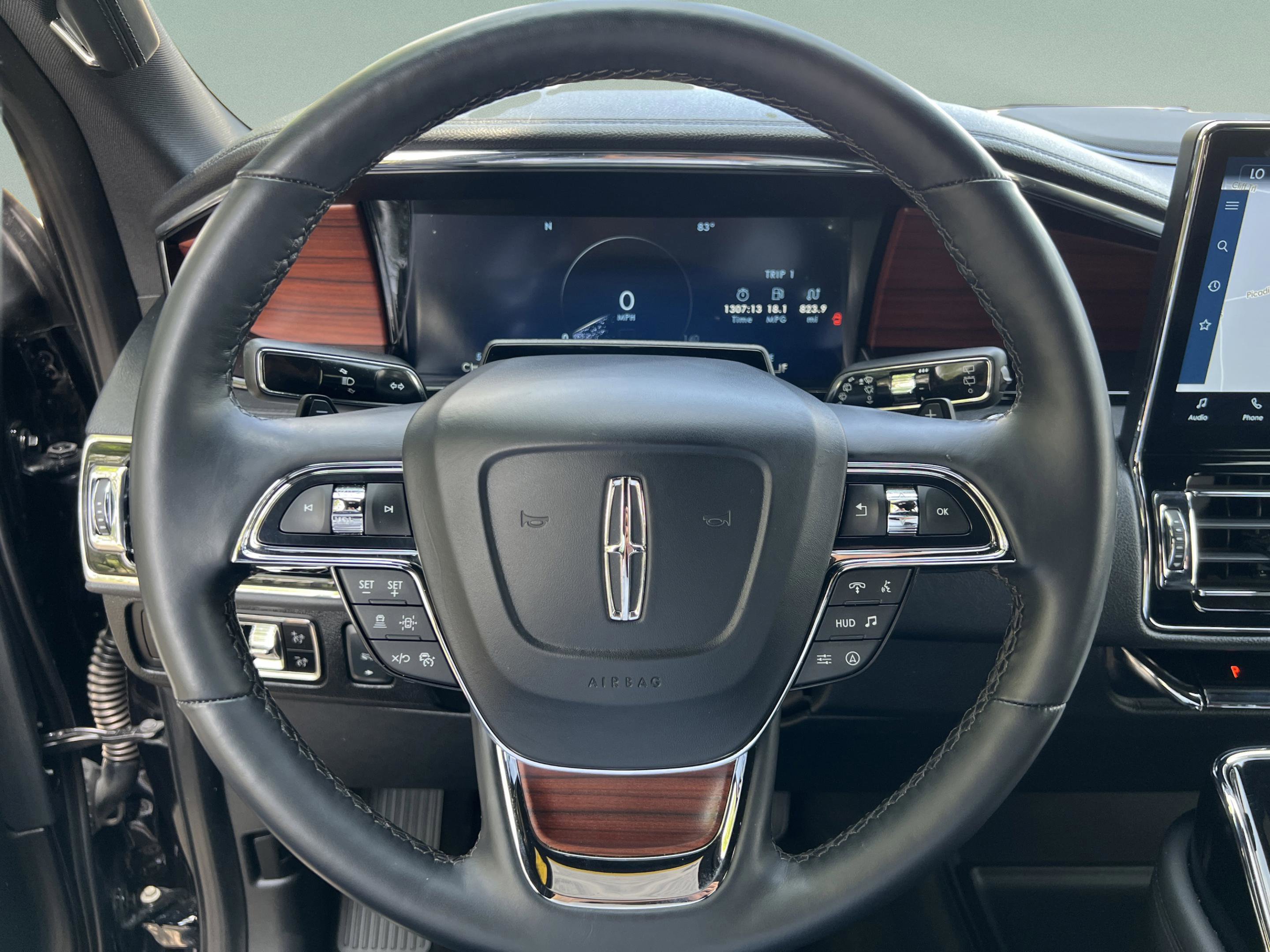 Used 2023 Lincoln Navigator Reserve AWD/4WD image 10