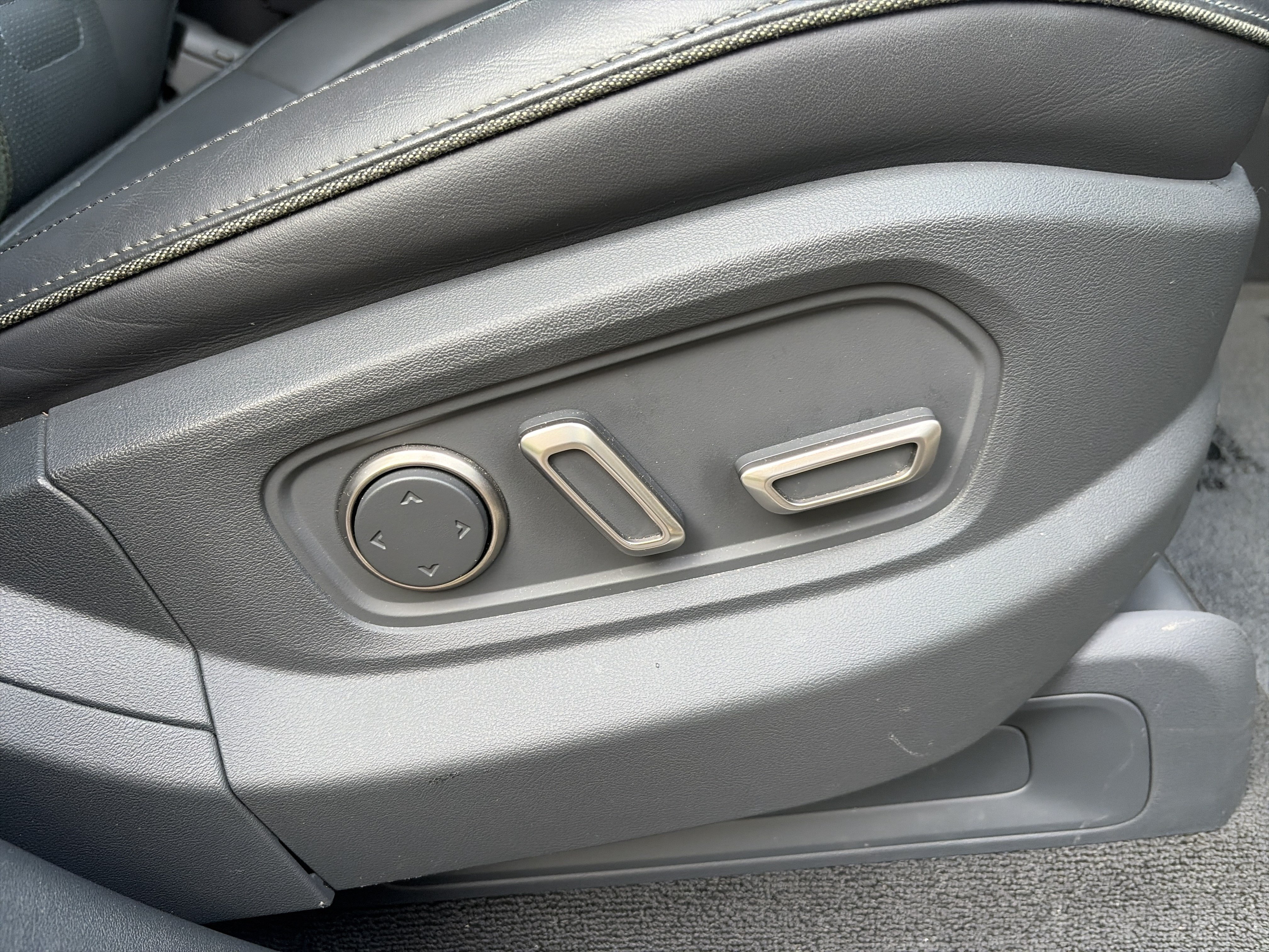 Used 2022 Rivian R1S Launch Edition AWD/4WD image 50