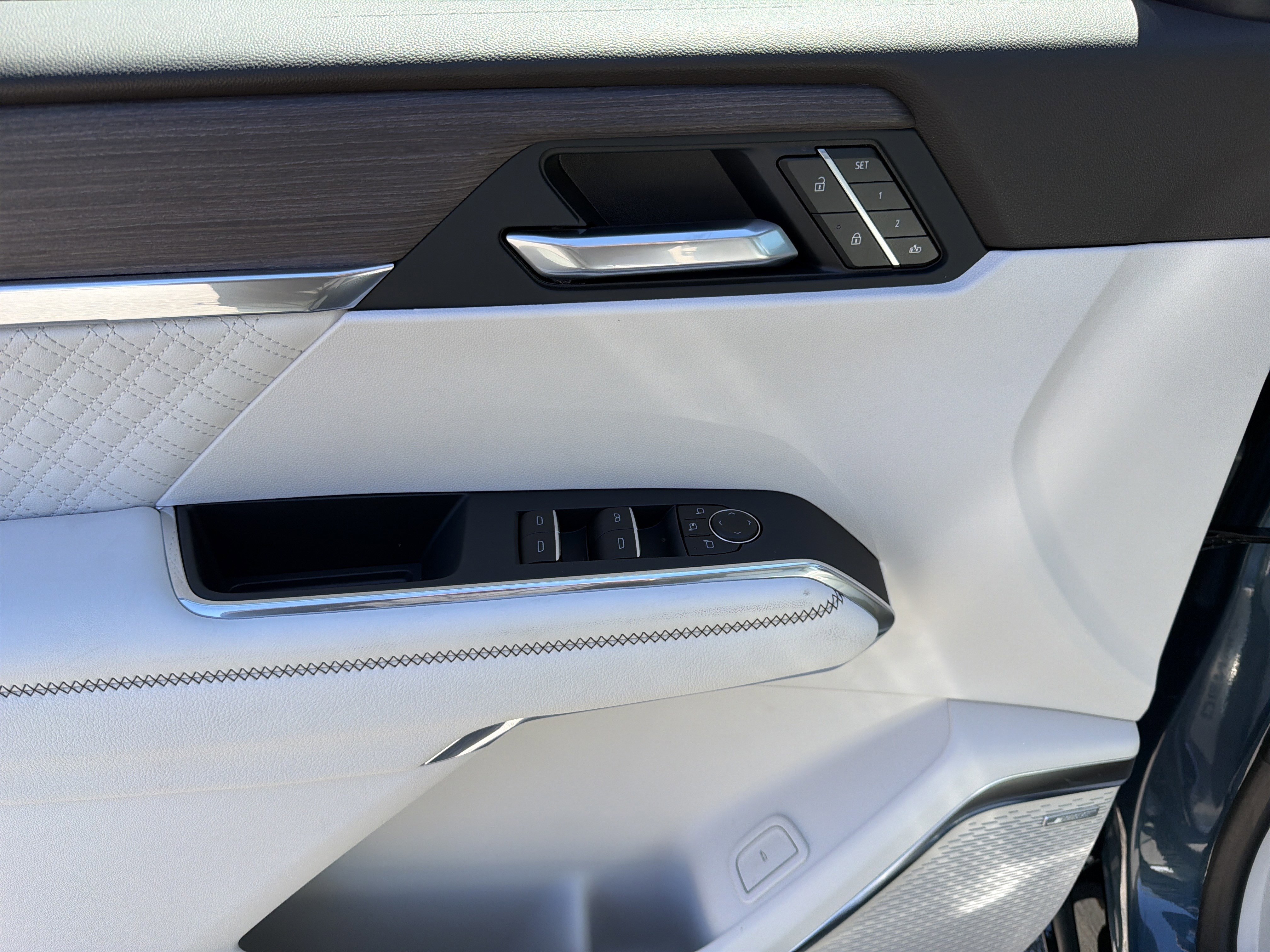 New 2026 GMC Acadia Denali w/ Super Cruise Package image 13