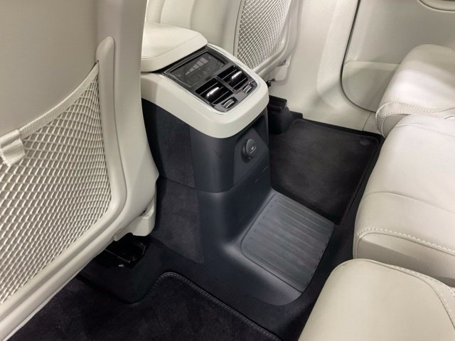 Certified 2024 Volvo XC90 T8 Ultimate AWD/4WD image 18