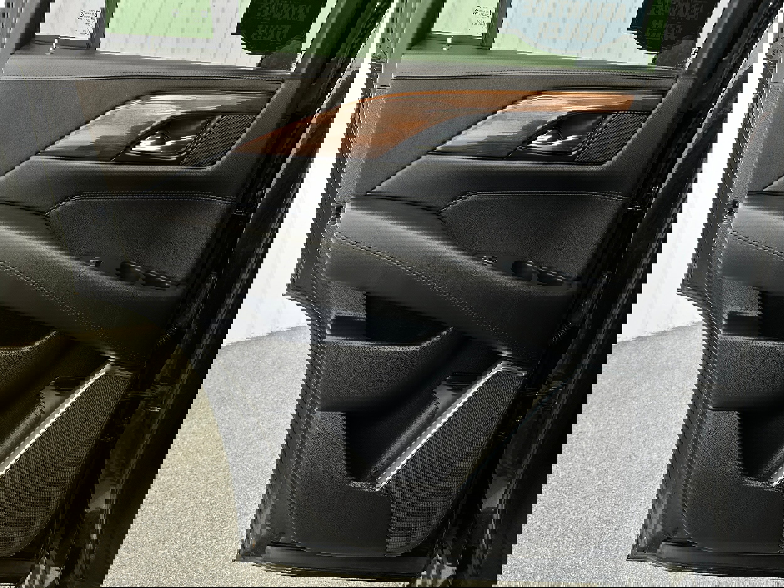 Used 2019 Cadillac Escalade Luxury AWD/4WD image 27