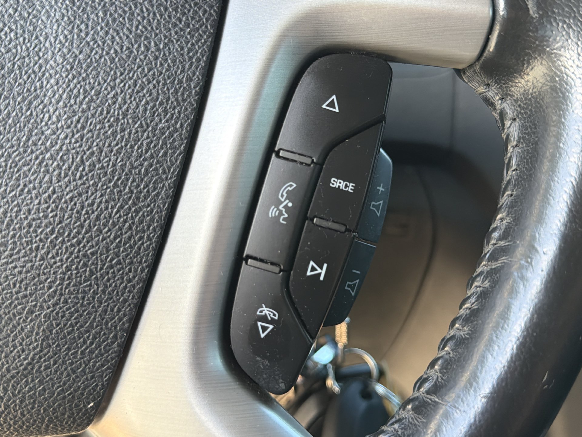 Used 2012 GMC Acadia SLT FWD image 4