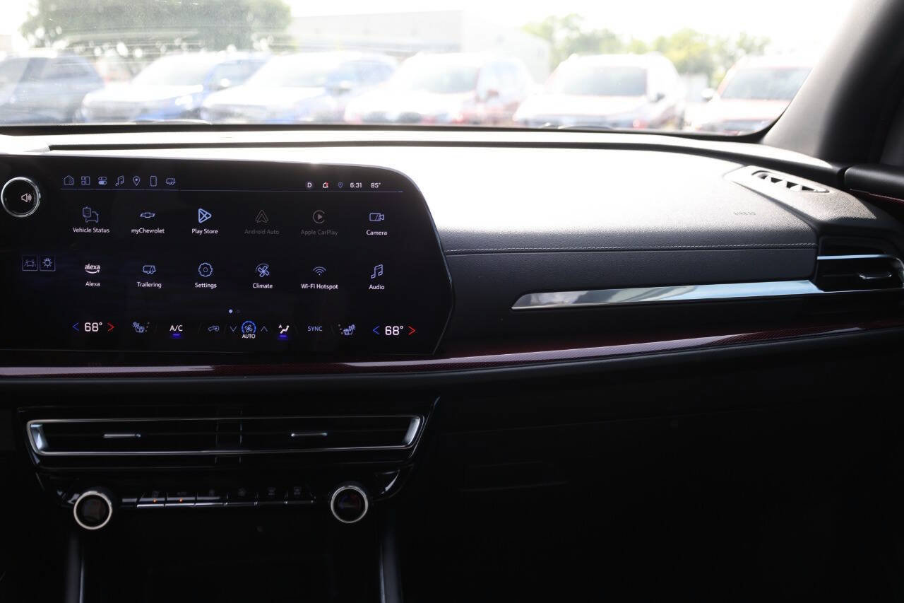 Used 2025 Chevrolet Traverse Z71 AWD/4WD image 24