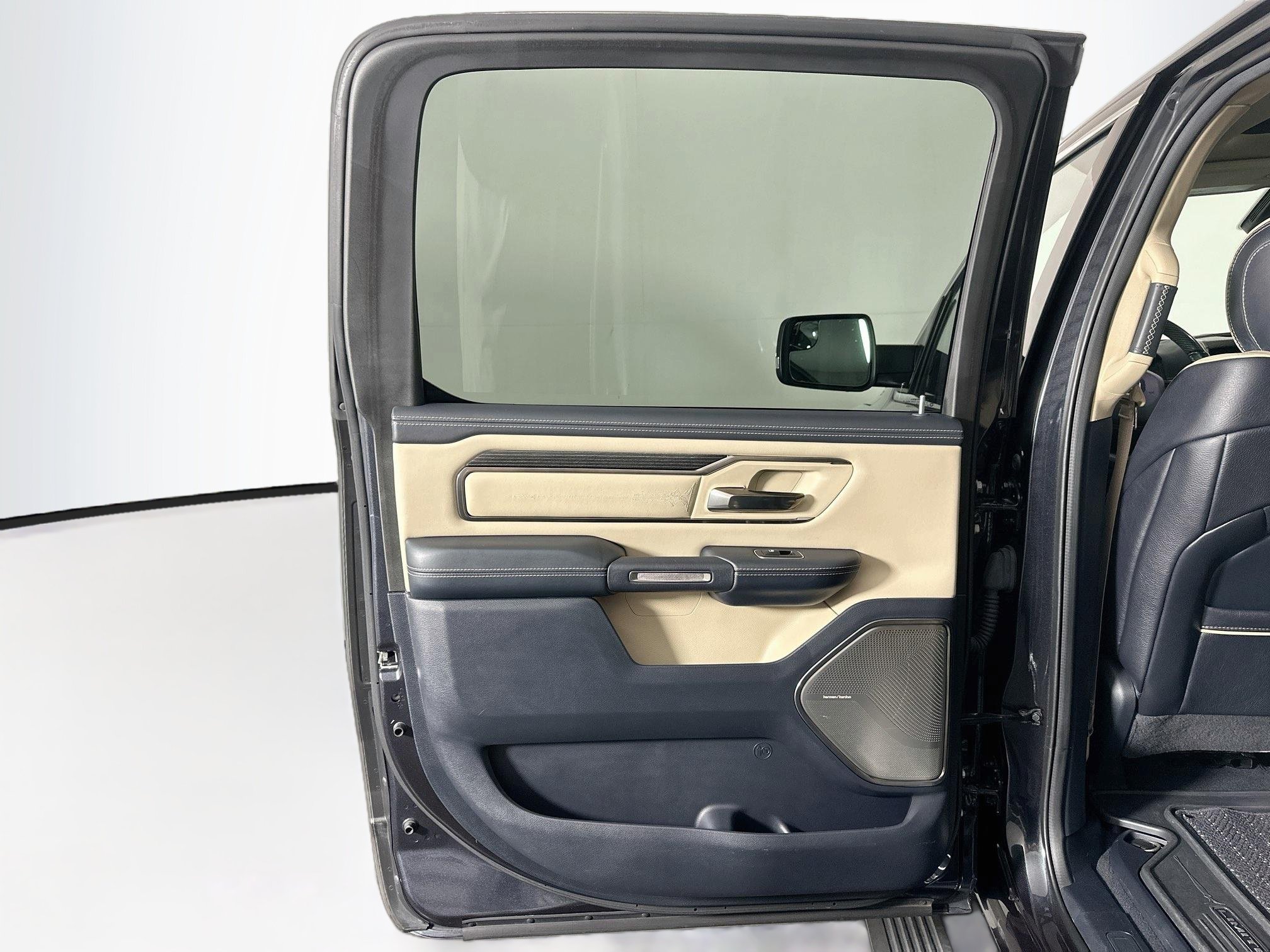 Used 2019 RAM 1500 Limited AWD/4WD image 27