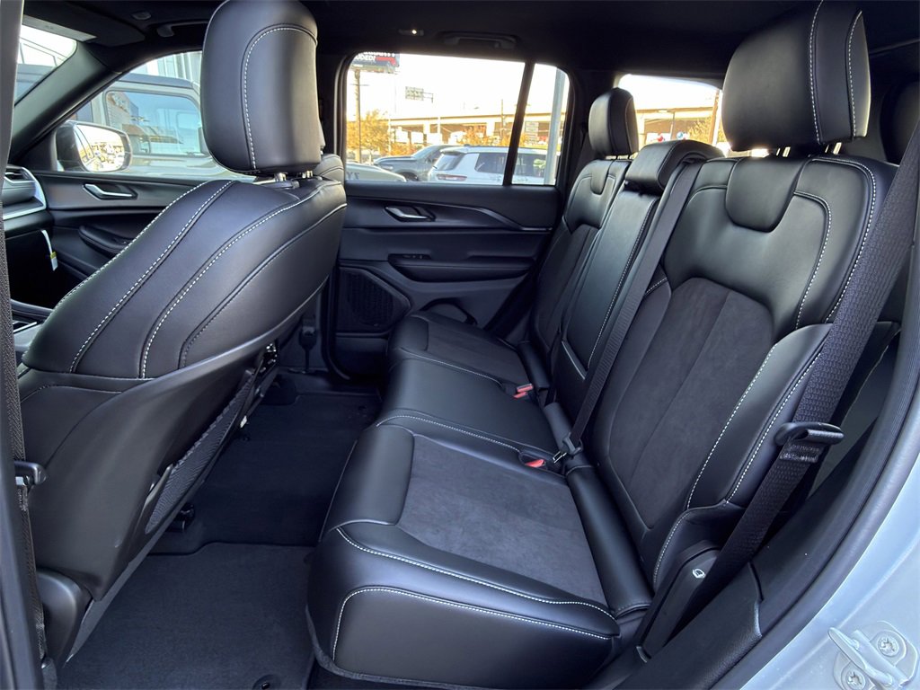 New 2025 Jeep Grand Cherokee Altitude image 21