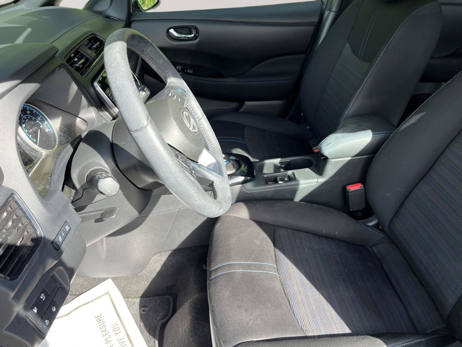 Certified 2025 Nissan Leaf SV Plus FWD image 21