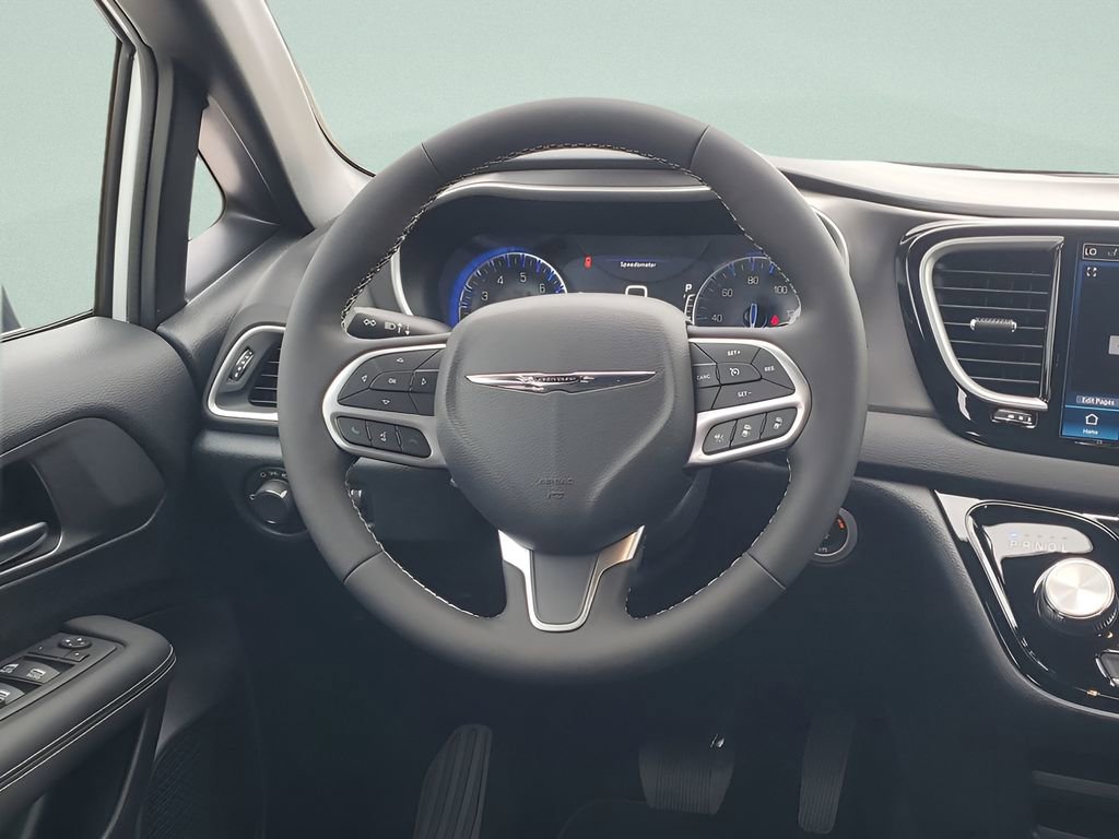 New 2026 Chrysler Voyager LX image 25