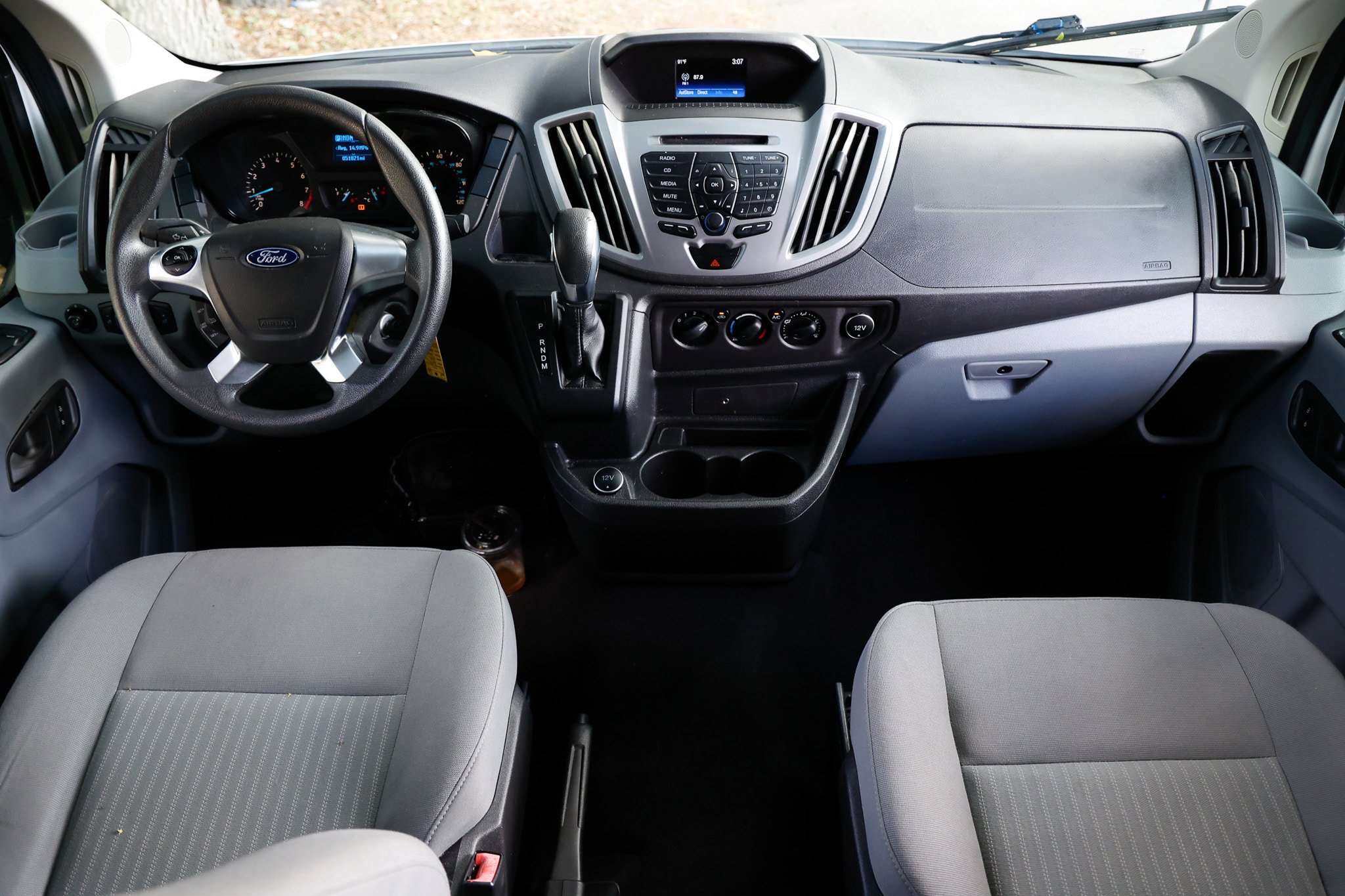 Used 2019 Ford Transit 350 XLT RWD image 2