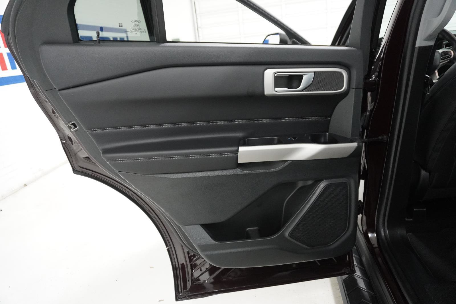 Used 2023 Ford Explorer XLT w/ Equipment Group 202A RWD image 32