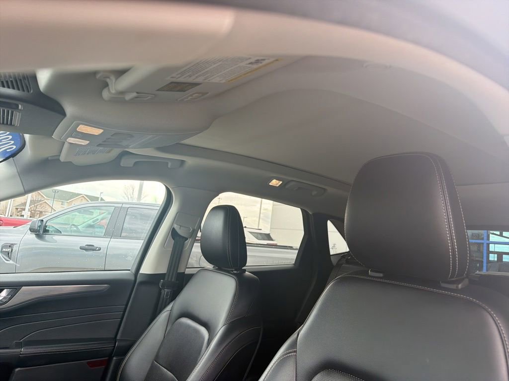 Used 2022 Ford Escape Titanium image 9