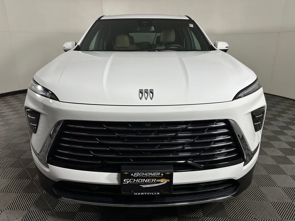 Used 2025 Buick Enclave Preferred w/ Power Package image 8