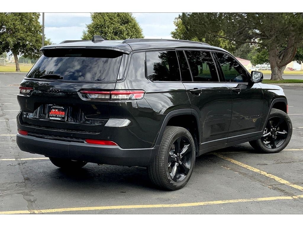 Used 2024 Jeep Grand Cherokee L Limited w/ Luxury Tech Group II AWD/4WD image 14