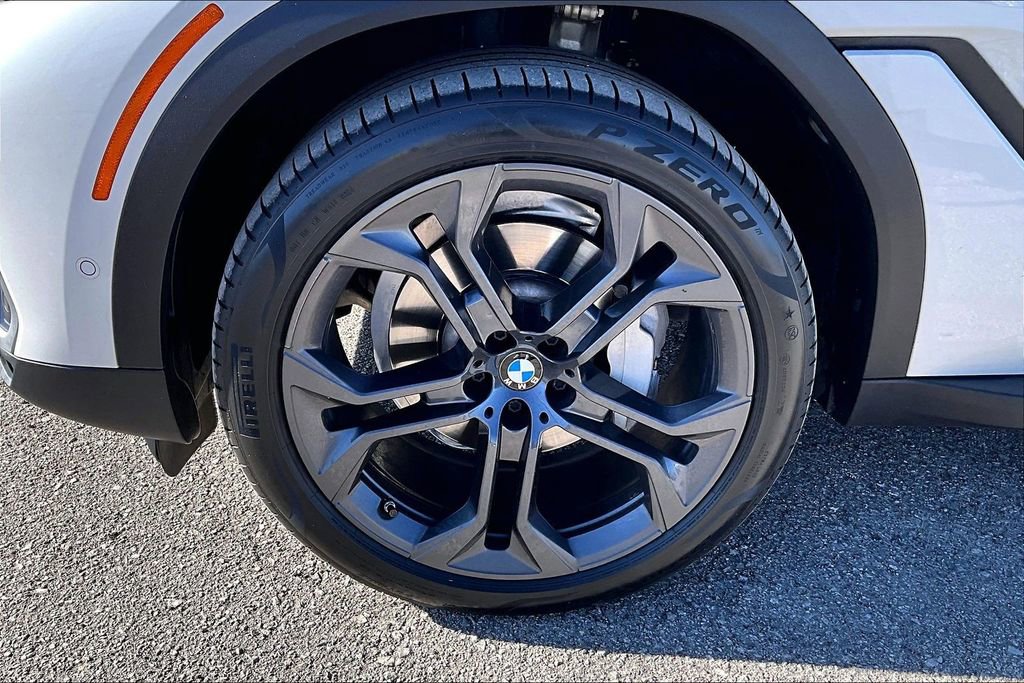 Used 2023 BMW X6 xDrive40i image 12