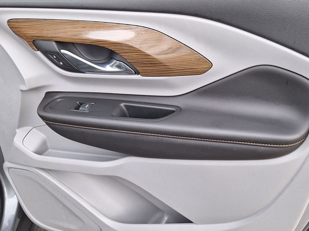 Used 2021 GMC Terrain SLE image 26