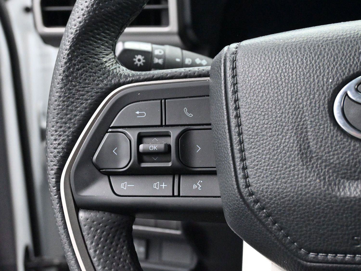 Used 2024 Toyota Tacoma TRD Sport image 16