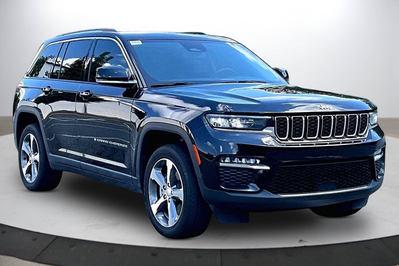 Used 2023 Jeep Grand Cherokee 4WD 4xe image 2