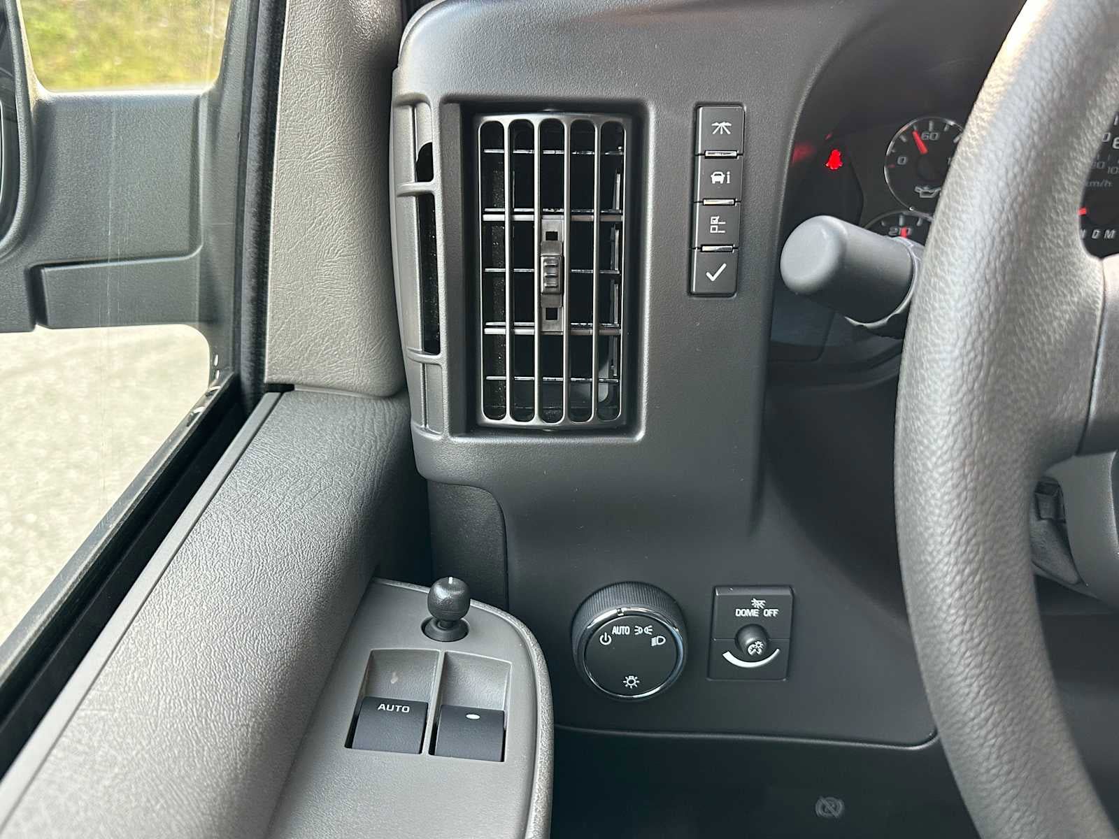 New 2025 GMC Savana 3500 Extended w/ Driver Convenience Package RWD image 31