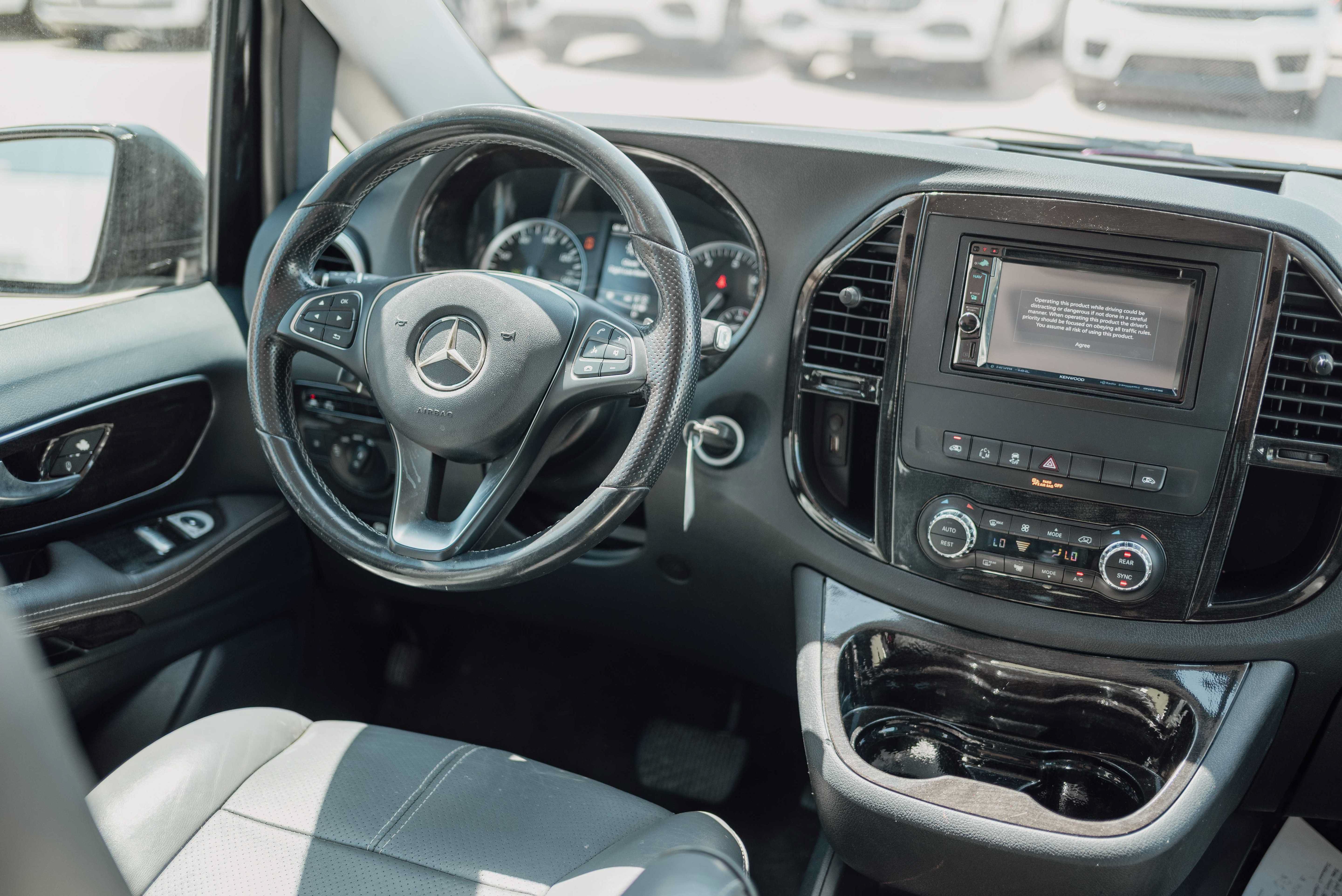 Used 2017 Mercedes-Benz Metris Passenger image 5