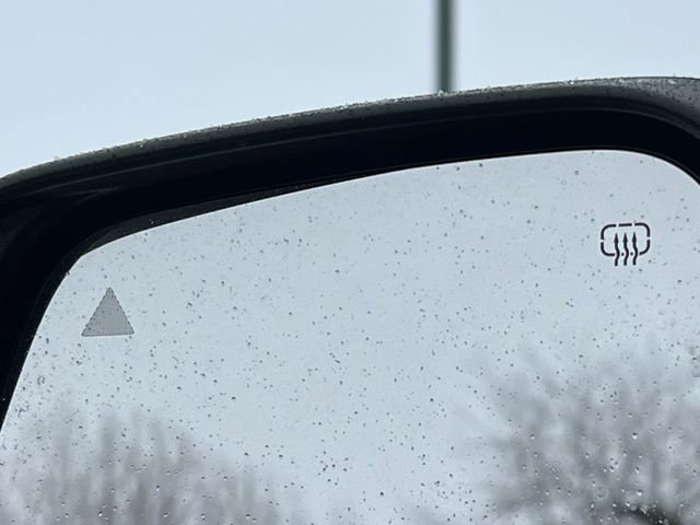 Used 2022 Dodge Durango SXT image 34